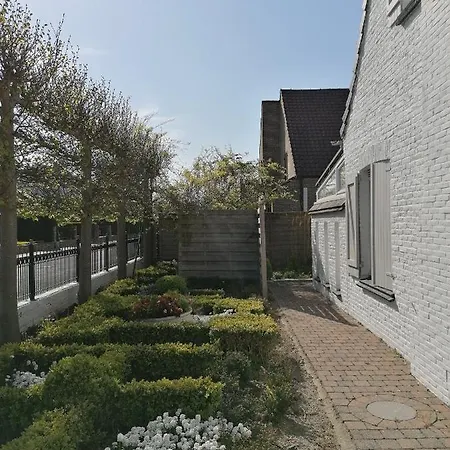 Vakantiewoning De Nachtegaal Semesterbostad